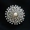 Broche de fogos de artifício cravejado de diamantes cintilantes, broche de pérola de luxo de alta qualidade para mulheres, pino de design exclusivo, acessório para terno