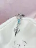 26 Novos Brincos Argola Cruzados de Íris Argolas de Orelha Exquisitas em Formato D Cravejados com Strass Brincos de Tarraxa de Nicho Moda Versátil para Menina Doce, Cool ou Picante