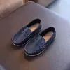 Sapatos de couro infantis, novo modelo de primavera, mocassins retrô fashion estilo britânico, sapatos de sola macia antiderrapantes para meninos e meninas