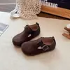 Sapatos Infantis Birkenstock 2026 Nova Coleção Primavera e Outono Sapatos de Couro para Meninas Mocassins Versáteis Sapatos de Solado Macio para Meninas Sapatilhas de Primavera