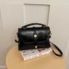 Bolso de mano de alta gama, diseño cuadrado pequeño, nueva colección 2026 para mujer, moderno y versátil, adecuado para ir al trabajo, bolso de hombro, lujo ligero, bolso cruzado elegante