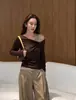 Elegante camiseta de manga larga para mujer, estilo dos piezas falso, de un hombro y hombros descubiertos, nuevo modelo de principios de primavera, corte ajustado, versátil y adecuada para usar en capas