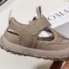 Novos Modelos nos Tamanhos 17-27, Sapatos para Meninos de 0-1 Ano, Sandálias, Sapatos Macios para Bebês que Estão Aprendendo a Andar, Sapatos com Estrutura para Bebê 5828