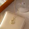 Colar Cruz de Aço Titânio para Mulheres, Cobre Micro-Incustado com Banho de Ouro Real, Corrente de Clavícula Corrente de Pescoço Exquisita Versátil Tendência Venda Quente Transfronteiriça