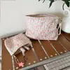 Bolsa de maquiagem floral para mulheres no atacado de fábrica, bolsa de armazenamento portátil de grande capacidade para passeios, nécessaire, bolsa para absorventes