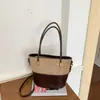 Nuevos Dijes para Bolsos Mini Simples Sensación de Alta Gama Bolsos de Tote Perezosos para Vacaciones para Mujeres Otoño Invierno Bolsos de Mano Retro