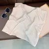 Nova Moda Retro Elegante de Primavera e Verão Lenço Quadrado Grande Feminino Versátil Profissional Decorativo Xale para Sala com Ar Condicionado