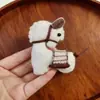 Broche del Año del Caballo, Accesorios de Año Nuevo Peludos y Lindos, Colgante de Pony, Muñeca Pequeña, Figura de Dibujos Animados, Accesorios para Bolsos y Ropa para Mujeres