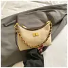 Versátil e de nicho, a nova bolsa feminina de axila outono/inverno 2026 é um sucesso de moda super popular, estilosa e moderna, pode ser usada como bolsa de ombro ou transversal.