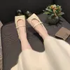 Zapatos Mary Jane acolchados con diamantes del mismo estilo que los de Grape Mom para mujer, con plataforma oculta, zapatos peludos, hebilla dorada pequeña, zapatos de cuero pequeños, zapatos de vestir de una sola suela con forro de felpa para el trabajo.