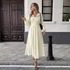 Bai Fen Zhi Yi TikTok 2026 Nuevo Vestido Largo de Manga Larga Estilo Francés Suave con Cuello Marino y Cintura Ajustada en Color de Contraste