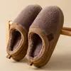 Pantuflas de Peluche Yuangang para Mujer en Otoño e Invierno Estilo Nuevo Hogar Interior Antideslizantes Cálidas Forradas de Polar Algodón Pantuflas para Hombre Venta al por Mayor
