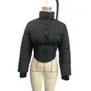 Venta al por mayor transfronteriza de ropa para mujer: Nueva chaqueta corta de algodón de moda versátil de manga larga 2026 con cintura entallada, cuello alto y detalles de cremallera