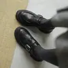 Sapatos jk de Couro com Solado Grosso Estilo Britânico 2026 com Salto Médio, Bico Redondo, Fivela, Couro Genuíno, Forrados com Lã, Sapatos de Corte Profundo para Mulheres