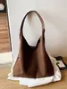 Bolsa Feminina Estilo Mori Casual Grande Capacidade Bolsa Tote de Veludo Nova 2025 Sensação Relaxada para o Dia a Dia Bolsa de Ombro de Nicho