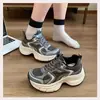 Tênis Casual Explosivo de Fundo Grosso Novo Tendência Comércio Exterior Exportação Celebridade da Internet Ultra Leve Aumenta Altura Sapatos Torre Feminino Novo Respirável