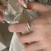 Anillo de Zirconia Micro-Pavimentada Cepillada con Diseño de Estrella Escalonada Diseño de Nicho Lujo Accesible Elegante Gama Alta Anillo para Dedo Índice Ajustable