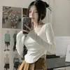 Entrega en una sola pieza otoño e invierno 2023 camiseta de manga larga de terciopelo con cuello cuadrado para mujer, ropa interior de mujer, dobladillo ajustado, camiseta de manga larga de base con arco