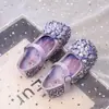 Zapatos de piel para niña, nueva colección primavera/otoño 2026, elegantes y a la moda, con pedrería brillante, zapatos de cristal estilo princesa, zapatos de actuación para niños