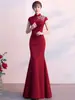 Nuevo Vestido Rojo Cola de Pez Estilo Chino para Mujer, Cuello Alto, Vestido Bordado Tostado, Vestido de Compromiso de Novia, Adelgazante y Elegante, Adecuado para Uso Diario