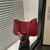 Bolsa Baguete Texturizada Elegante de Cor Sólida Grande Capacidade Retro Nova Moda Outono e Inverno 2025 Bolsa de Ombro Único para Ombro/Axila para Mulheres