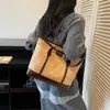Bolsa de Gran Capacidad para Comercio Exterior Bolso de Moda para el Trabajo Casual para Mujer Nuevo Otoño e Invierno 2025 Color de Contraste Estilo Extranjero Bolso de Hombro Bolso Tote