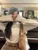 Camisa Básica Renda Patchwork Gola Alta Pure Desire para Mulheres, Camiseta Off-Shoulder de Manga Longa Outono/Inverno para Figuras Petite, Estilo Ins