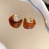 Pendientes geométricos redondos de la serie marrón Maillard, modernos, retro, sencillos y combinables, de alta gama y explosivos para mujer.