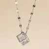 Collar de Zirconia Pequeño Cubo de Azúcar de Moda Lujoso Ligero para Mujer, Cadena Minimalista para Clavícula con Colgante de Alto Nivel