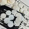 20mm Concha de Molusco de Agua Dulce Abanico de una Cara Tallado Vieira de un Agujero DIY Aretes Pasador Abanico Accesorios de Joyería