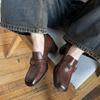 Mocassins de couro com textura de camélia tridimensional elegantes e modernos 2025 primavera salto alto grosso cabeça quadrada couro boca profunda sapatos de camada única