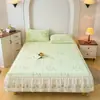 Colcha Estilo Princesa de Piel de Conejo Tallada Pieza Única con Borde de Encaje Estilo Falda de Cama Cubierta de Colchón Cubierta de Cama de Felpa de Leche Otoño e Invierno