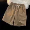 Calças casuais de cor sólida para homens, novo estilo de verão 2026, shorts frescos de corte reto, shorts esportivos masculinos, sempre em estoque