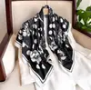 Bufanda de Seda Estilo Coreano Lunares Bufanda de Moda Bufanda Cuadrada de Sarga 90cm Simple Lujo Ligero Elegante Protector Solar Chal Pañuelo para la Cabeza para Mujeres