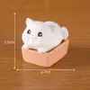 Paisaje en miniatura con adorables y juguetones gatitos, figuritas de animales, coleccionables de caja sorpresa, accesorios decorativos y pequeños adornos para coche o escritorio