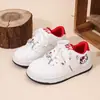 Zapatos blancos de dibujos animados para niños, nuevos modelos de primavera y otoño, zapatillas de suela blanda para niños y niñas, zapatos deportivos casuales estilo coreano, zapatos de moda para niños mayores