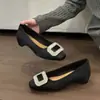 2026 Verão Outono Novo High-End Francês Retrô Fivela Quadrada com Strass Moda Versátil Decote Baixo Para o Trabalho Estilo Pequeno Chanel Sapatilhas