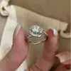 Anillo Sencillo de Flor de Rosa Nueva con Pedrería para Mujer, Temperamento, Sensación de Lujo Ligero, Anillo de Boda, Banda Abierta, Anillo Ajustable, Transmisión en Vivo de TikTok