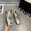 Primavera y verano 2025 nuevos zapatos de tacón Mary Jane de cabeza cuadrada con lazo de satén y tacón de herradura con hebilla