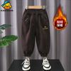 Pantalones Deportivos de Terciopelo para Niños Pato Amarillo Pequeño Ropa Nueva Otoño e Invierno 2025 Pantalones de Invierno Sueltos de Terciopelo para Niños