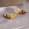 Brincos de Coração Dupla Face Banhados a Ouro Real com Microincrustação, Pequenos, Delicados, Simples e Versáteis, Doces, Modernos e de Luxo Leve