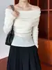 Camisa base de malha sexy ombro a ombro estilo francês para mulheres, top franzido slim fit de outono com design único, tamanho único