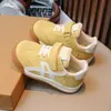 Nova Coleção Primavera 2026 Sapatos Casuais Infantis de Solado Macio Argan Adequados para a Tendência de Moda de Primavera e Outono Khaki Unissex Sapatos Esportivos