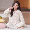 Los pijamas populares de este año para niñas son de algodón nube para primavera y otoño, de manga larga, dos piezas, para casa, para niñas pequeñas.