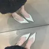 Sapatos femininos estilo francês de bico fino, corte baixo, salto grosso, couro envernizado, sandálias fechadas sem calcanhar, salto plataforma, nicho