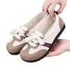 Zapatos de Tela de Estilo Antiguo de Nuevo Estilo de Verano para Mujer, Zapatos de Malla Transpirables, Zapatos de Entrenamiento Alemanes Antideslizantes, Zapatos tipo Mocasín Huecos de Suela Suave para Mamá