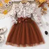 Vestido de Malha Floral com Gola Lapela e Manga Longa para Meninas, Estilo Novo Primavera e Outono, com Cinto Trançado, Vestido Princesa para Meninas Europeias e Americanas