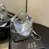 Bolso de cubo de cuero suave transfronterizo de alta gama con textura fruncida, bolso hobo de moda versátil de un solo hombro, bolso cruzado retro para commuting para mujer
