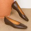 Sapatos Aumentadores de Altura Femininos 2026 Primavera e Outono Novos Versáteis Confortáveis Bico Quadrado Baixo Sapatos de Trabalho Casuais Sapatos Femininos