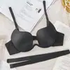Comércio exterior pequeno peito push up em U sexy lingerie feminina W Cup meia taça sem costura brilhante decote baixo sutiã